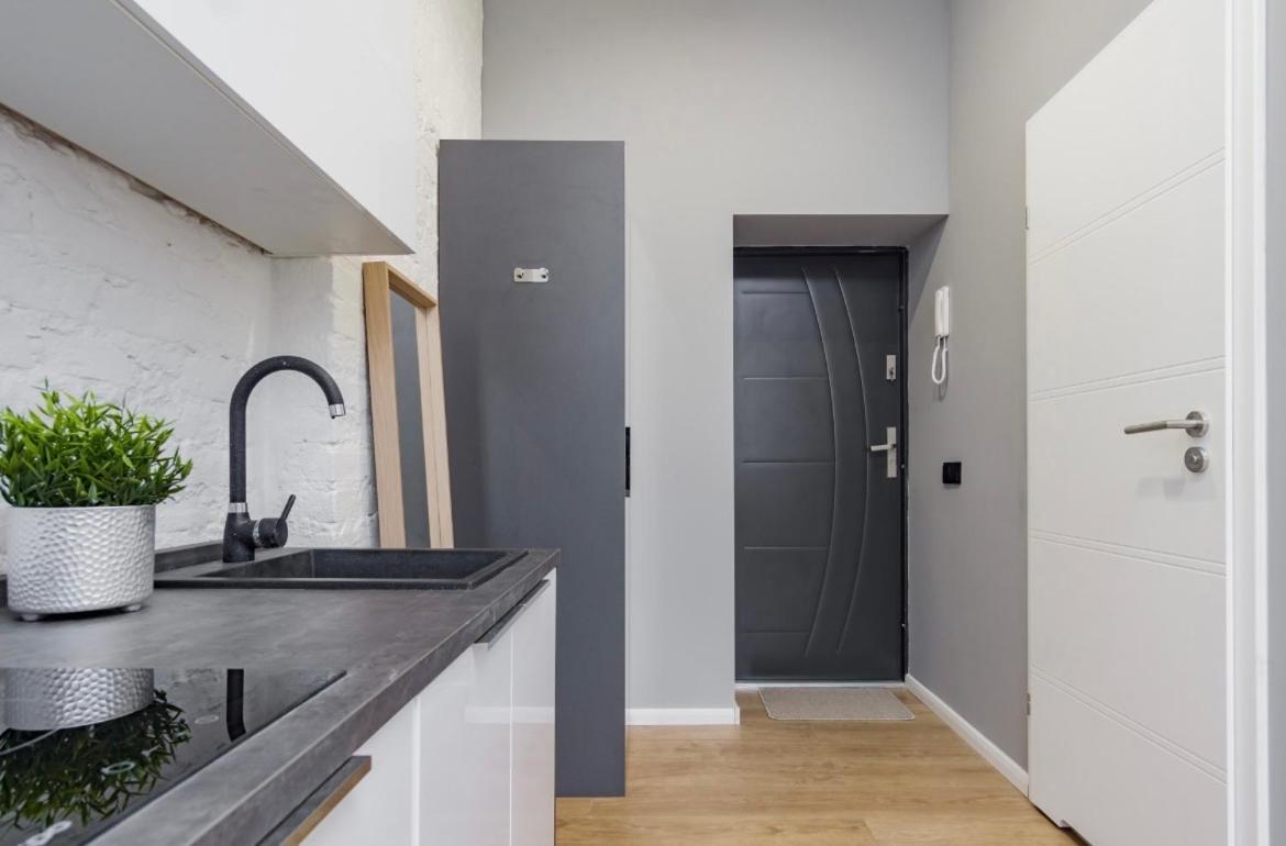 Ferienwohnung Kawalerka W Srodmiesciu 24 Łódź Exterior foto